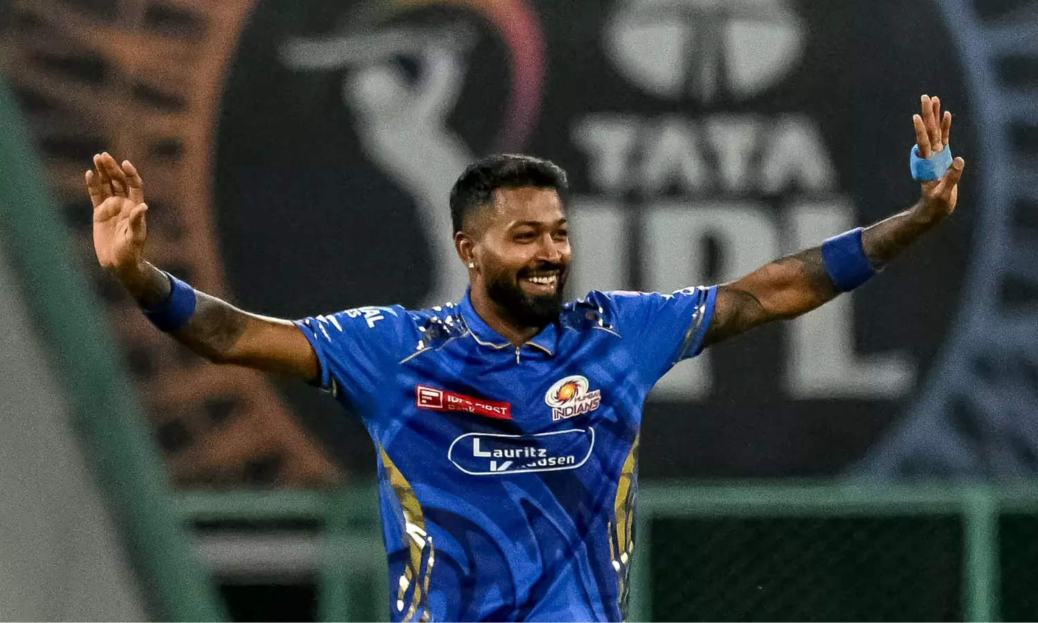 IPL: મુંબઈ ઈન્ડિયન્સની 4 વિકેટથી જીત, સનરાઈઝર્સ હૈદરાબાદ હરાવ્યું