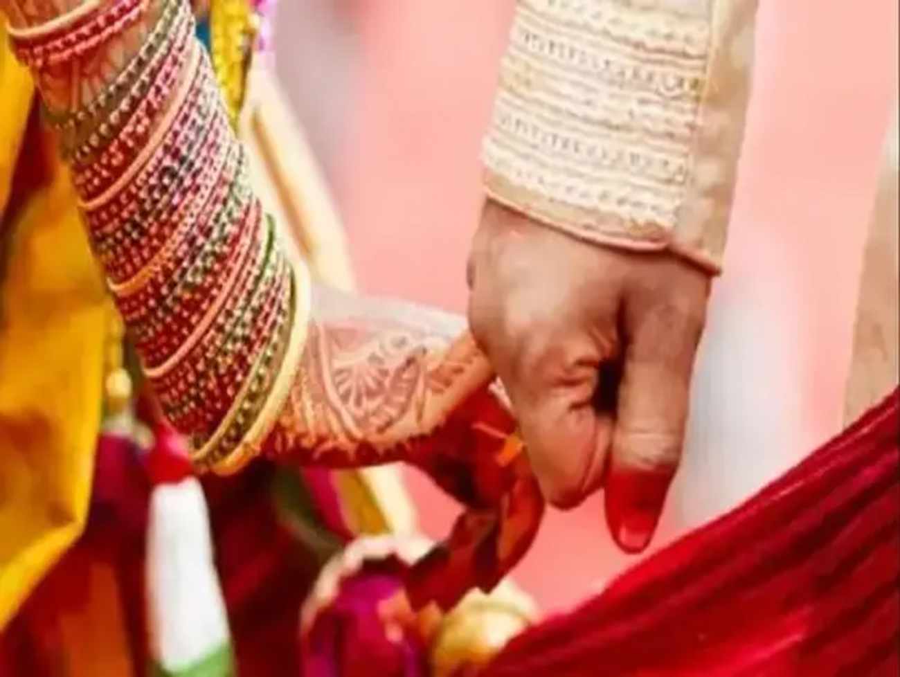 vadodraમાં સોશિયલ મીડિયાના સંપર્કથી લવ મેરેજ કરનાર યુવતીનો પ્રેમનો નશો ઉતરી ગયો, સંસ્થામાં આશરો લેવો પડ્યો