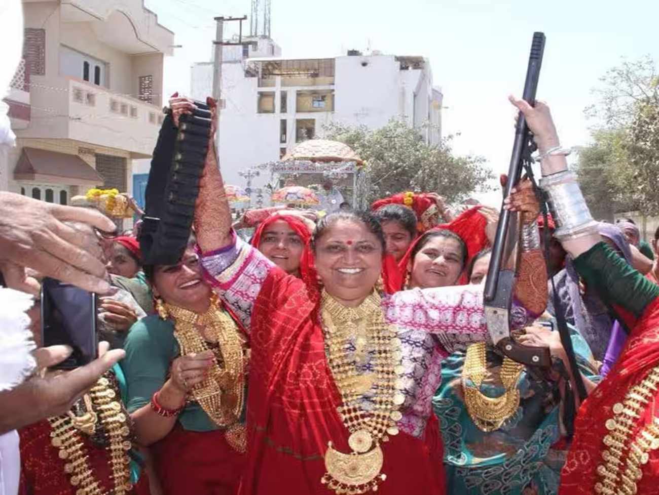 કુતિયાણાના રાજકારણમાં ગરમાવો, પૂર્વ ધારાસભ્ય ભુરા મુંજાના પત્ની હિરલબાની થઈ ધરપકડ