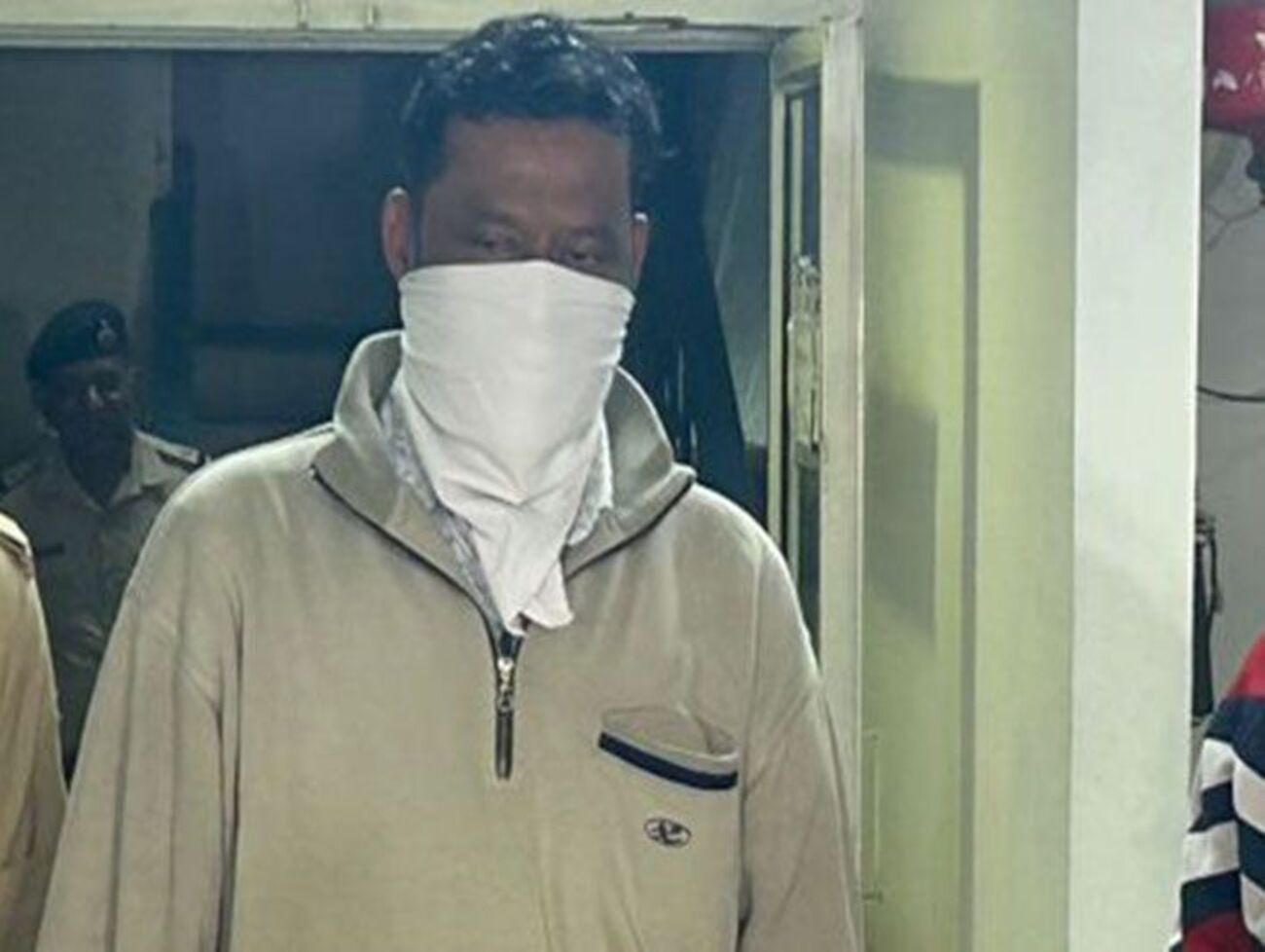 હવે અમદાવાદ મ્યુનિસિપલ કોર્પોરેશનમાં ભરતી કૌભાંડ : 8 કર્મચારીઓ સસ્પેન્ડ