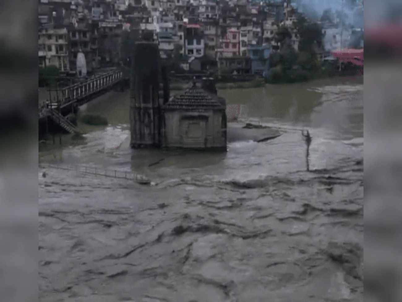 હિમાચલમાં વિનાશક વરસાદ... બિયાસ નદી નું પાણી પંજવક્ત્ર મહાદેવ મંદિર સુધી પહોંચ્યું