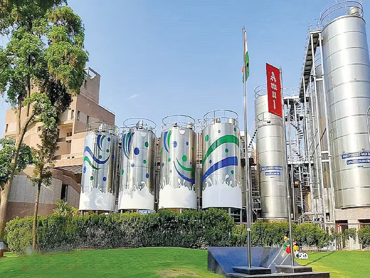 આણંદની અમૂલ ડેરીમાં બાયોગેસની લાઇનનાં બલૂનમાં પ્રચંડ વિસ્ફોટ! 7 લોકો ઇજાગ્રસ્ત