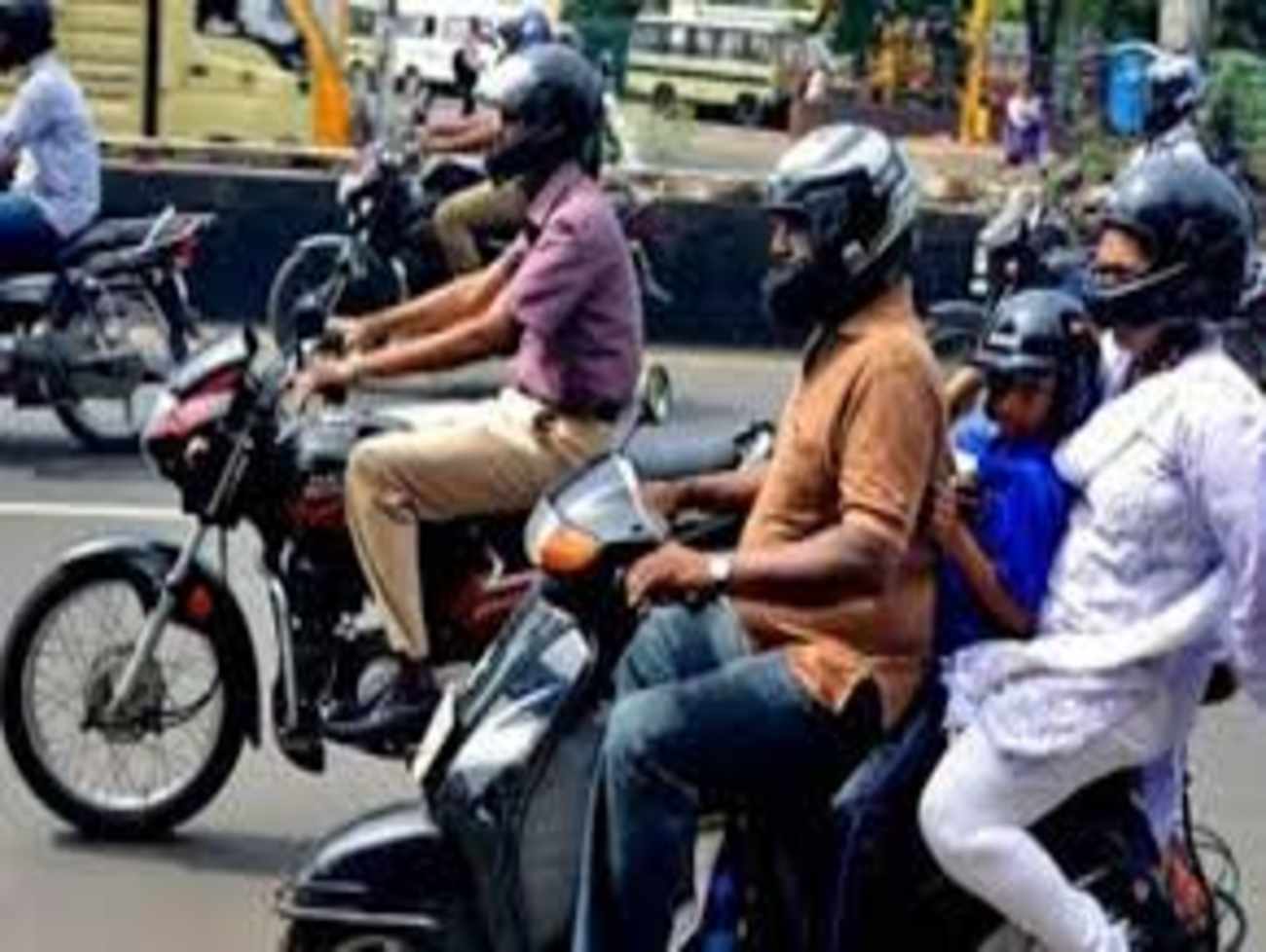 Vadodra -  આજથી ફરજીયાત હેલમેટની શરૂઆત હતી પરંતુ સરકારે આપી રહાત, વડોદરાવાસીઓ માટે કામના સમાચાર