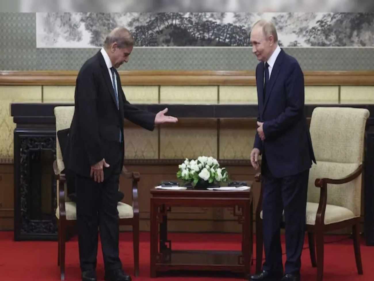 ચિનમાં ભારત-રશિયાના સબંધ જોઇ પાકિસ્તાન પીએમ થયા લાલઘુમ.. કહ્યુ અમે પણ સબંધ સારા રાખવા....