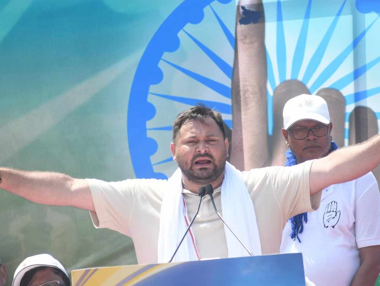 ધંધા હૈ મંદા.. રોજગાર કા સપના હૈ અંધા.... કવિતાથી સરકાર પર આ નેતાના જોરદાર પ્રહાર