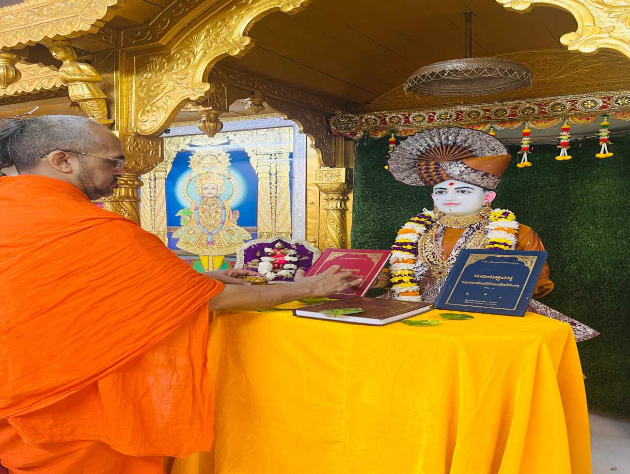 કુમકુમ મંદિર દ્વારા વચનામૃત ગ્રંથની ૨૦૬મી જયંતીની ઉજવણી પ્રસંગે મોટી સંખ્યામાં હરભક્તો ઉપસ્થિત રહ્યા