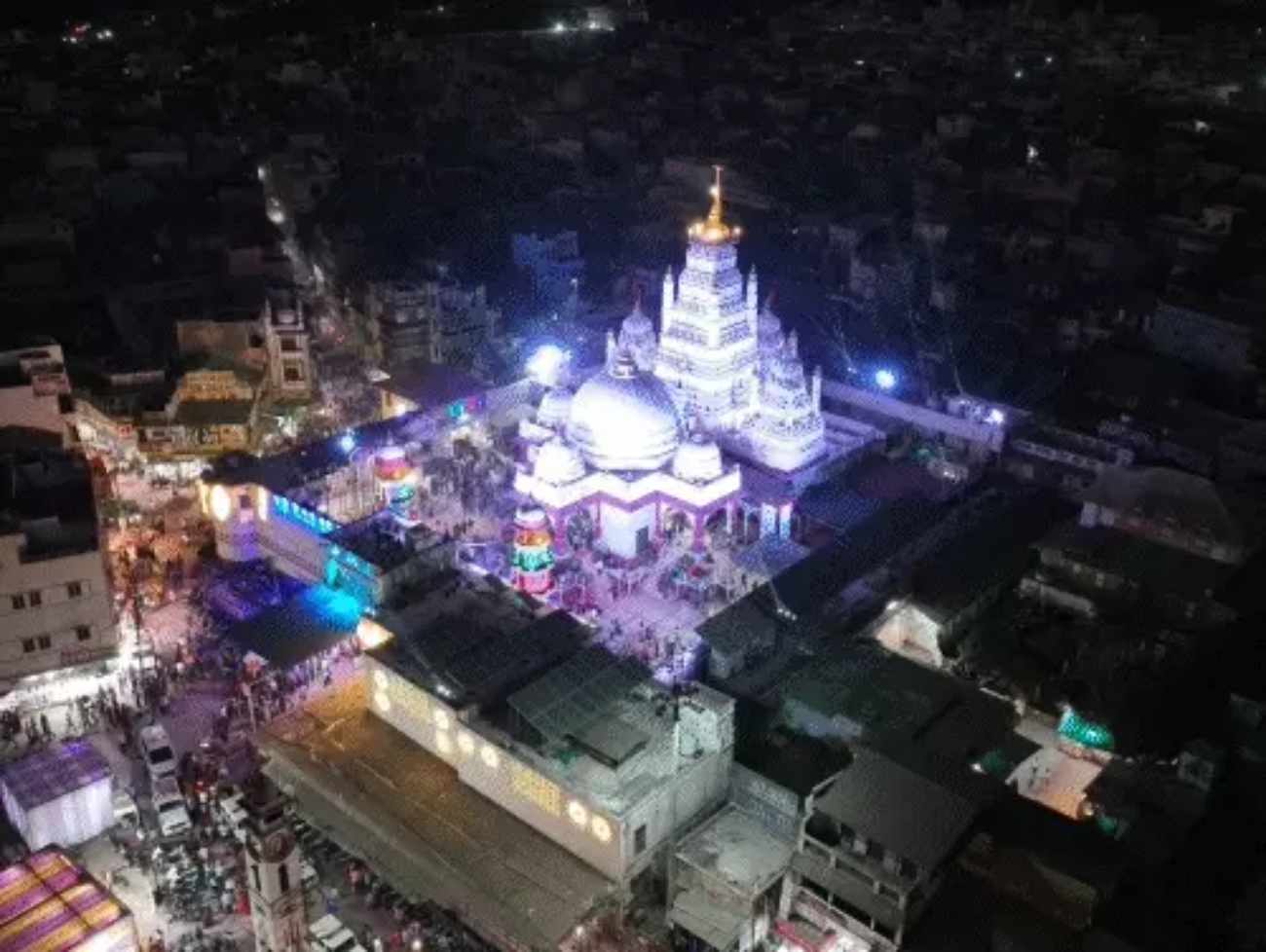 ડાકોરના રણછોડરાયજી મંદિરનો અદભૂત ડ્રોન નજારો:ફાગણી પૂનમના મેળાને લઇ રોશનીથી ઝળહળ્યું મંદિર;