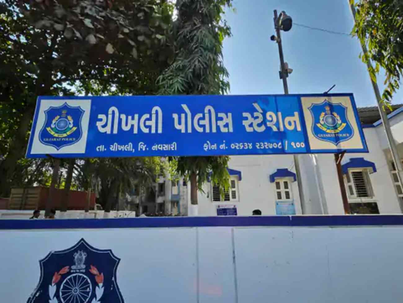 સાવકા બાપે બે સગીર દીકરીને ગર્ભવતી બનાવી:રાત્રે બધા સૂઈ જાય પછી શરીર સંબંધ બાંધતો