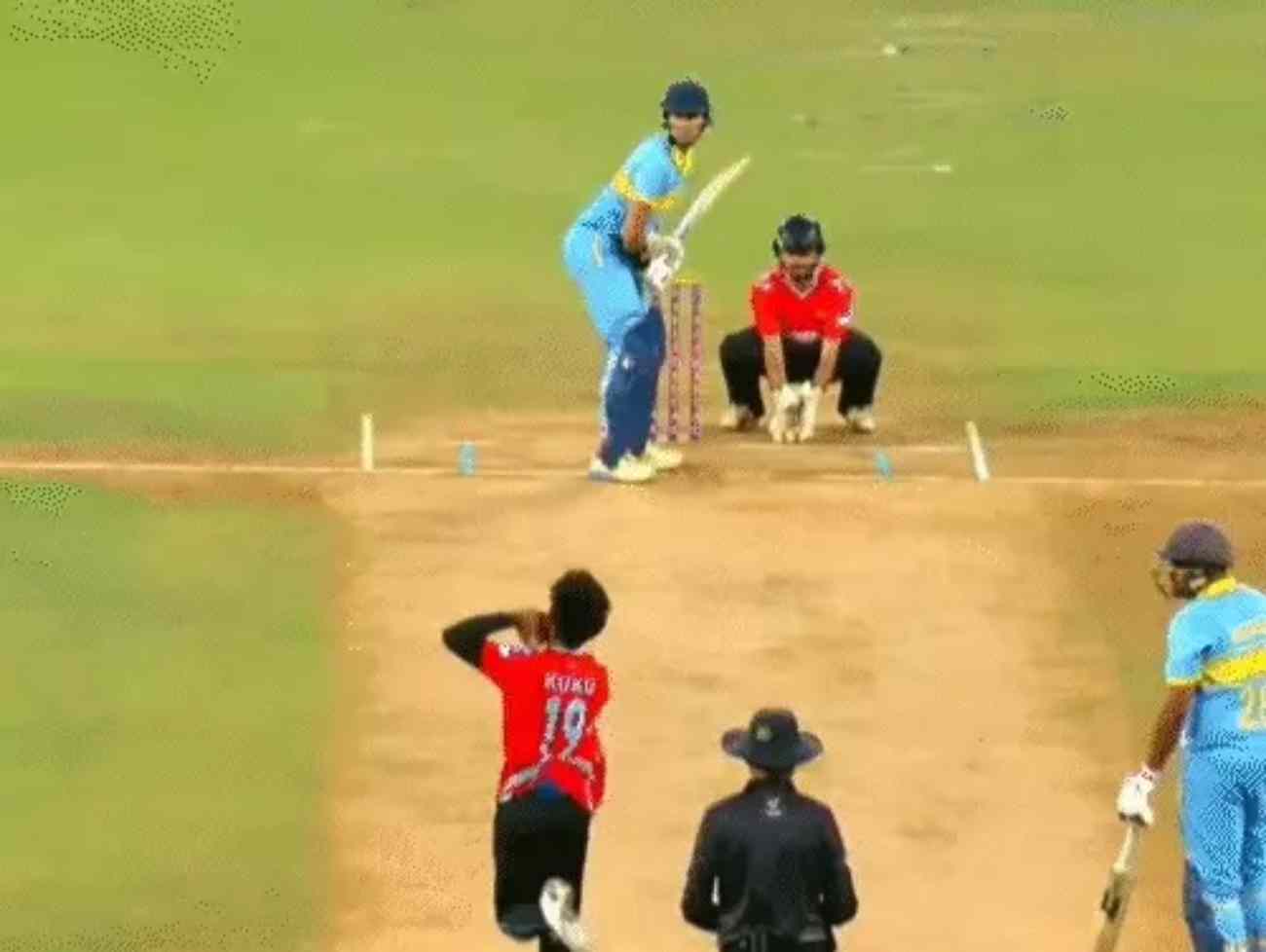 81 બોલમાં 14 સિક્સર, 21 બાઉન્ડ્રી સાથે 193 રન ફટકાર્યા:સુરત ક્રિકેટ લીગમાં અનોખો ઇતિહાસ