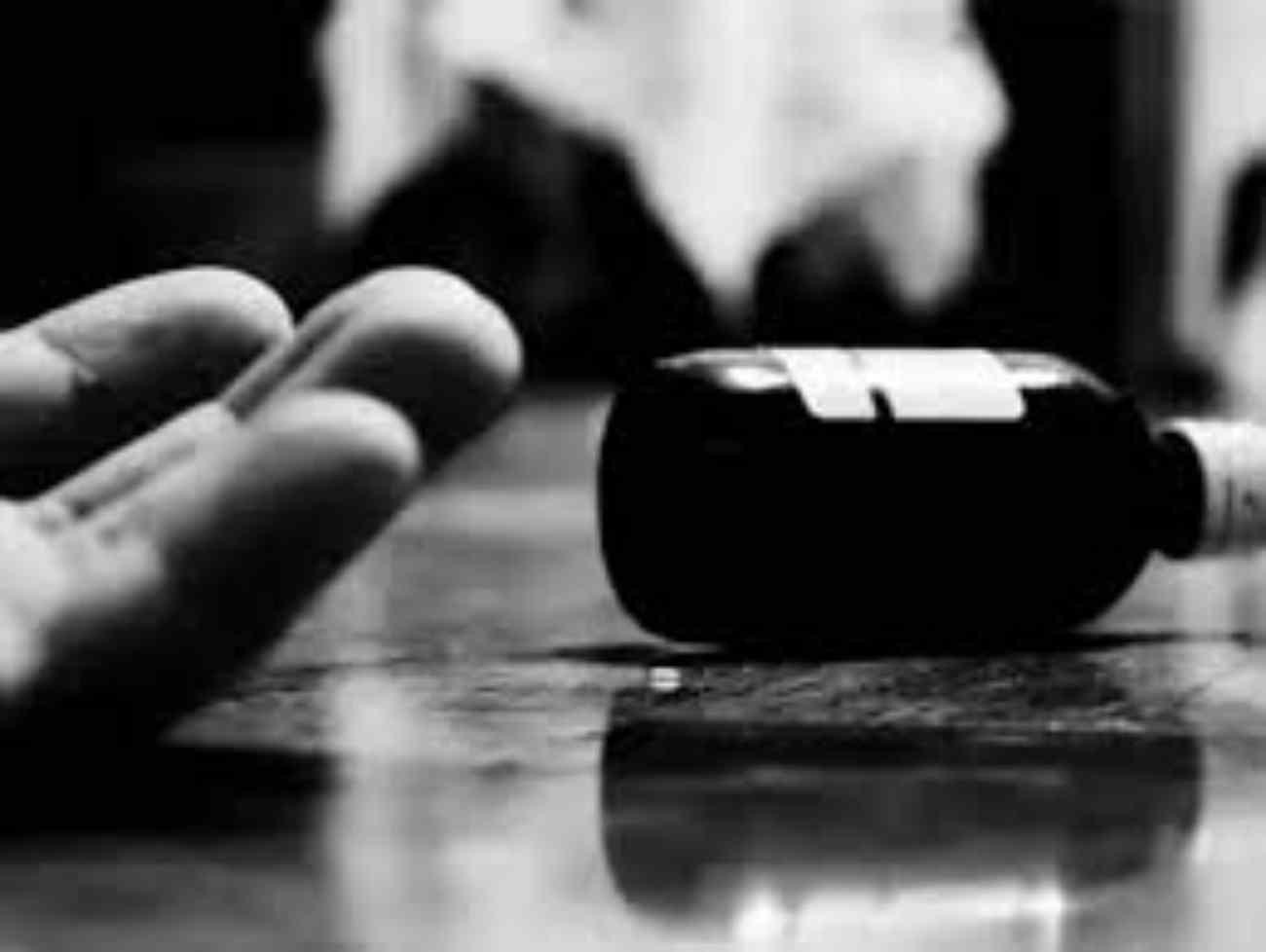 50 જગ્યાએ સંબંધ ધરાવતી ડિવોર્સી શિક્ષિકાએ પૈસાની લાલચમાં ફસાવ્યો' યુવકનો આક્ષેપ