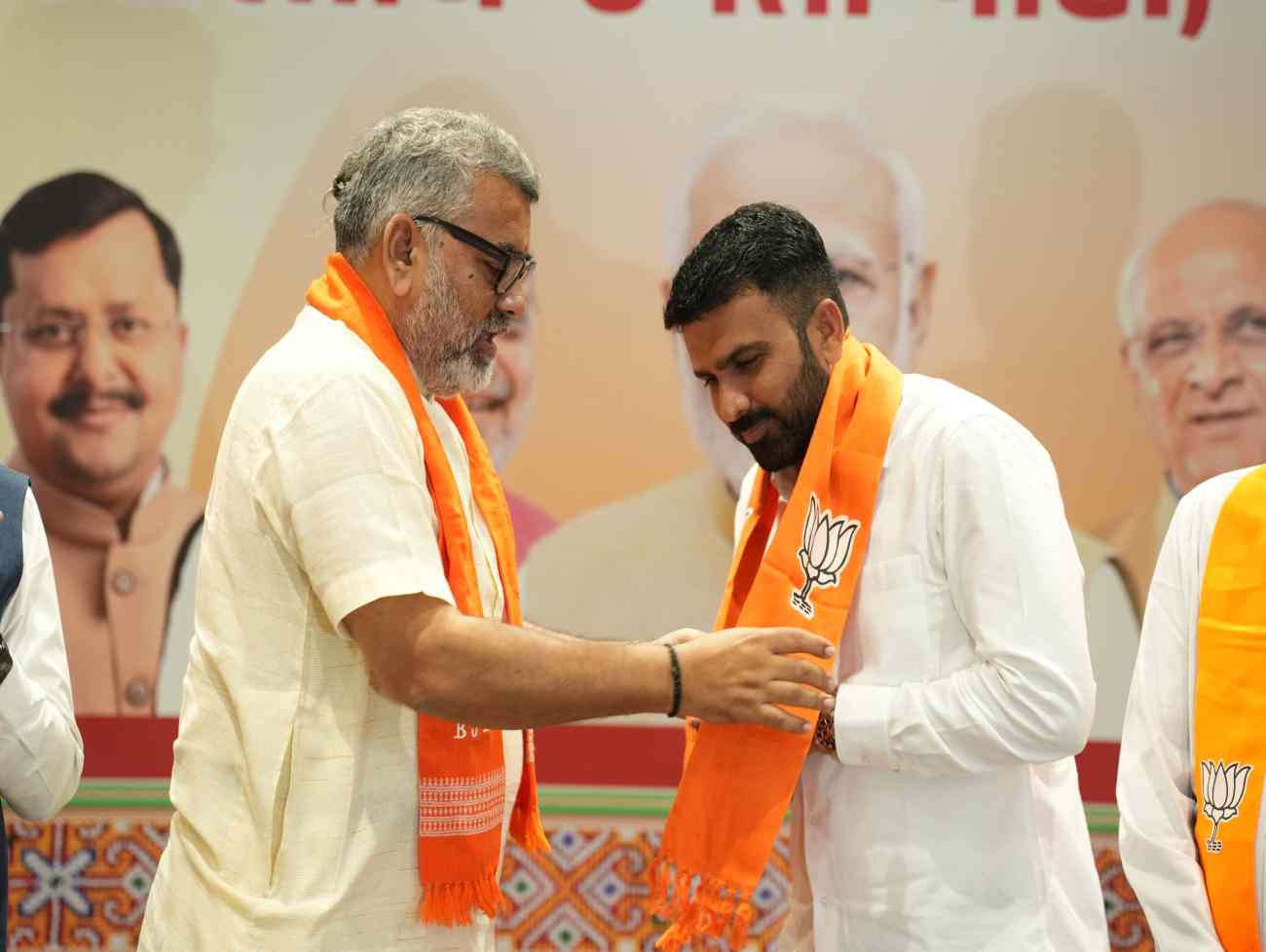 રાજુ કરપડાનો વિકાસ -  રાજકારણ સેવા કે પછી મેવા ?  3.5 વર્ષમાં કરપડાની સંપત્તિ 5 ગણી વધી: સંપત્તિ 61 લાખથી વધીને 3.12 કરોડ થઈ