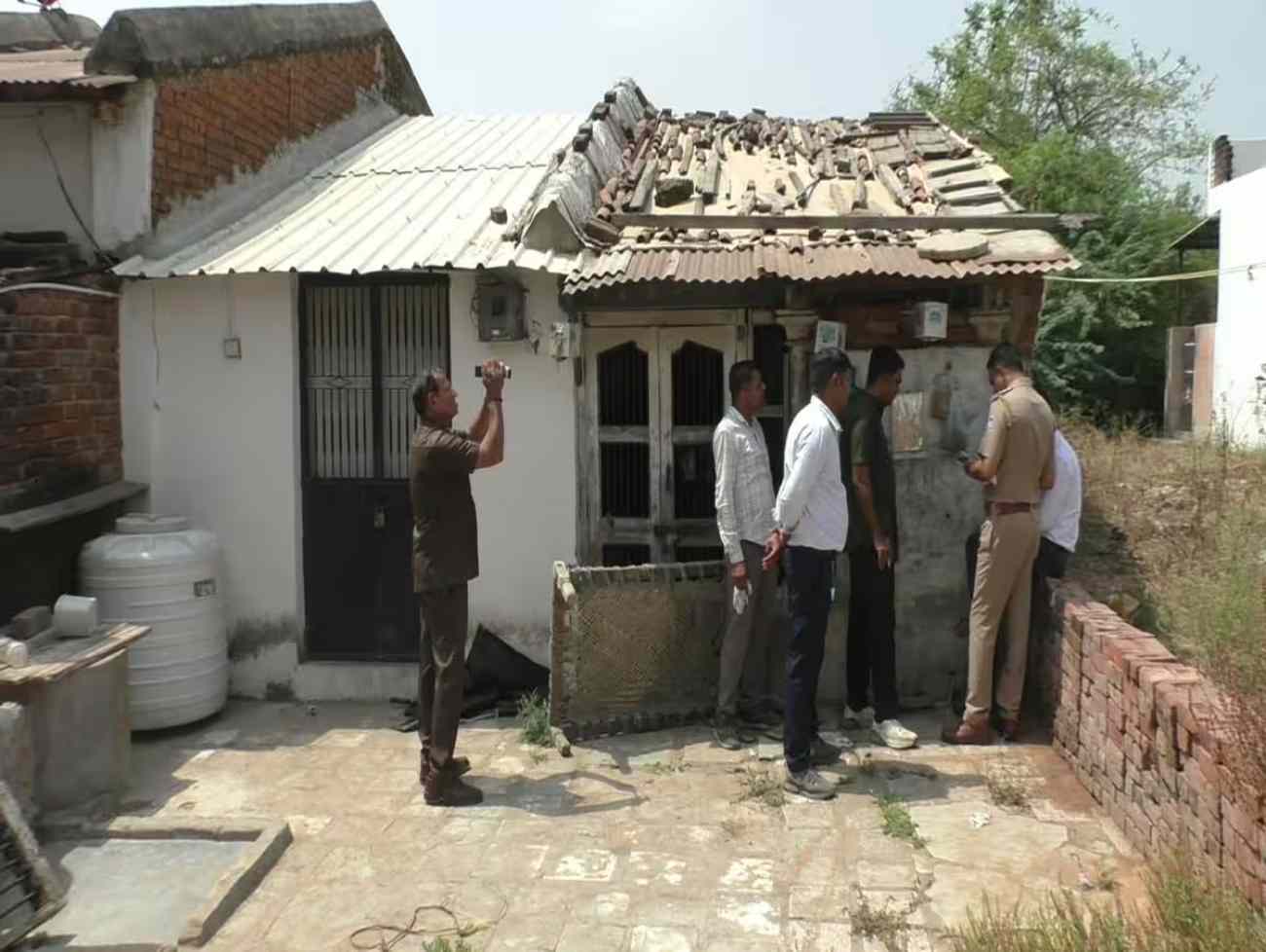 પત્ની-દીકરીની હત્યા કરી મેં લાશ ઘરમાં દાટી છે, અંતિમ નોટમાં હચમચાવી દેતો ખુલાસો કરીને પતિનો આપઘાત