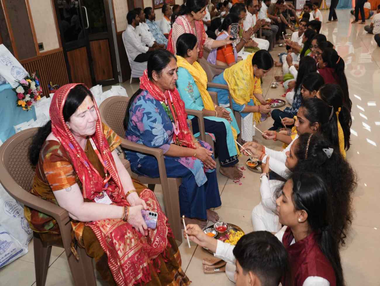 વડતાલધામમાં માતૃપિતૃ વંદના સાથે સહજાનંદી શિબિરની પૂર્ણાહુતી યોજાય.