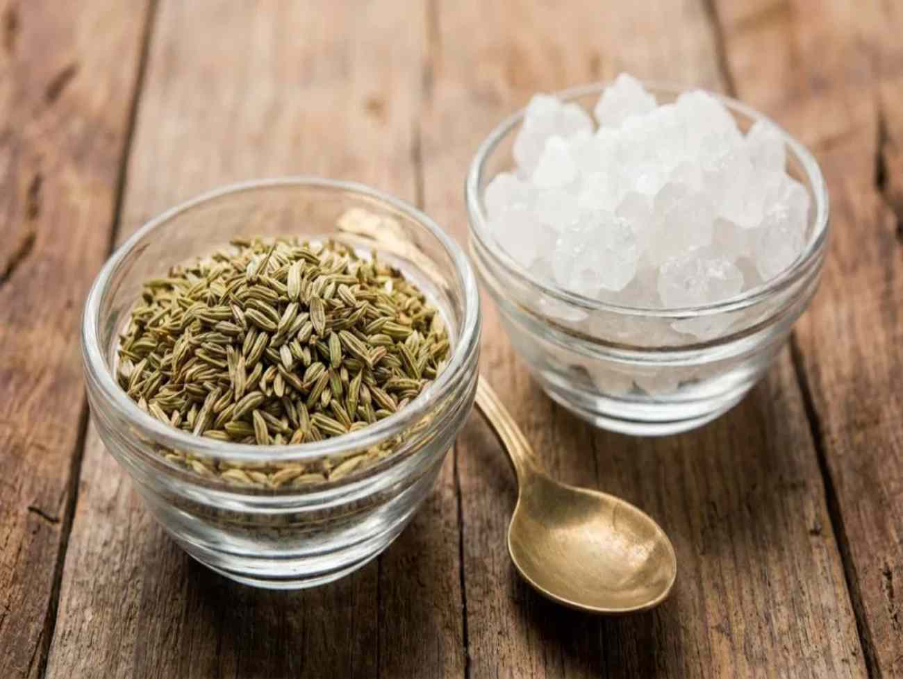 જમ્યા પછી વરિયાળી અને મિસરી ખાવાથી શું થાય છે? જાણો તેના 5 સ્વાસ્થ લાભ