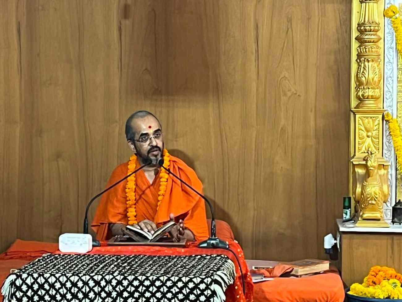કુમકુમ મંદિર ખાતે અધિકમાસની 