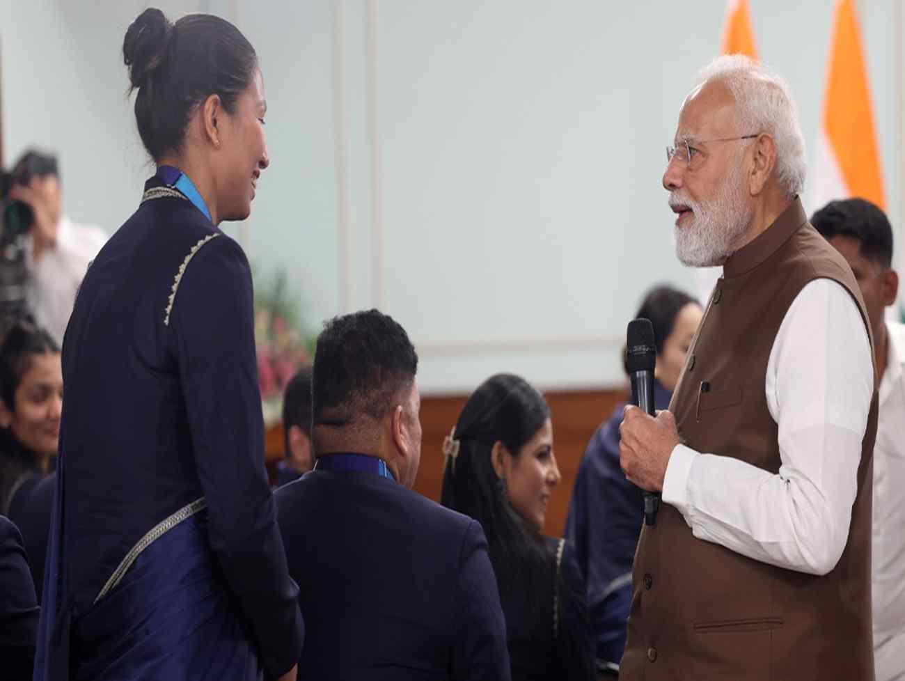 રેસ્ટોરન્ટવાળા સાથે કેમ ઝઘડો કર્યો?' PM મોદીએ બોક્સર લવલીનાને પૂછ્યો સવાલ!