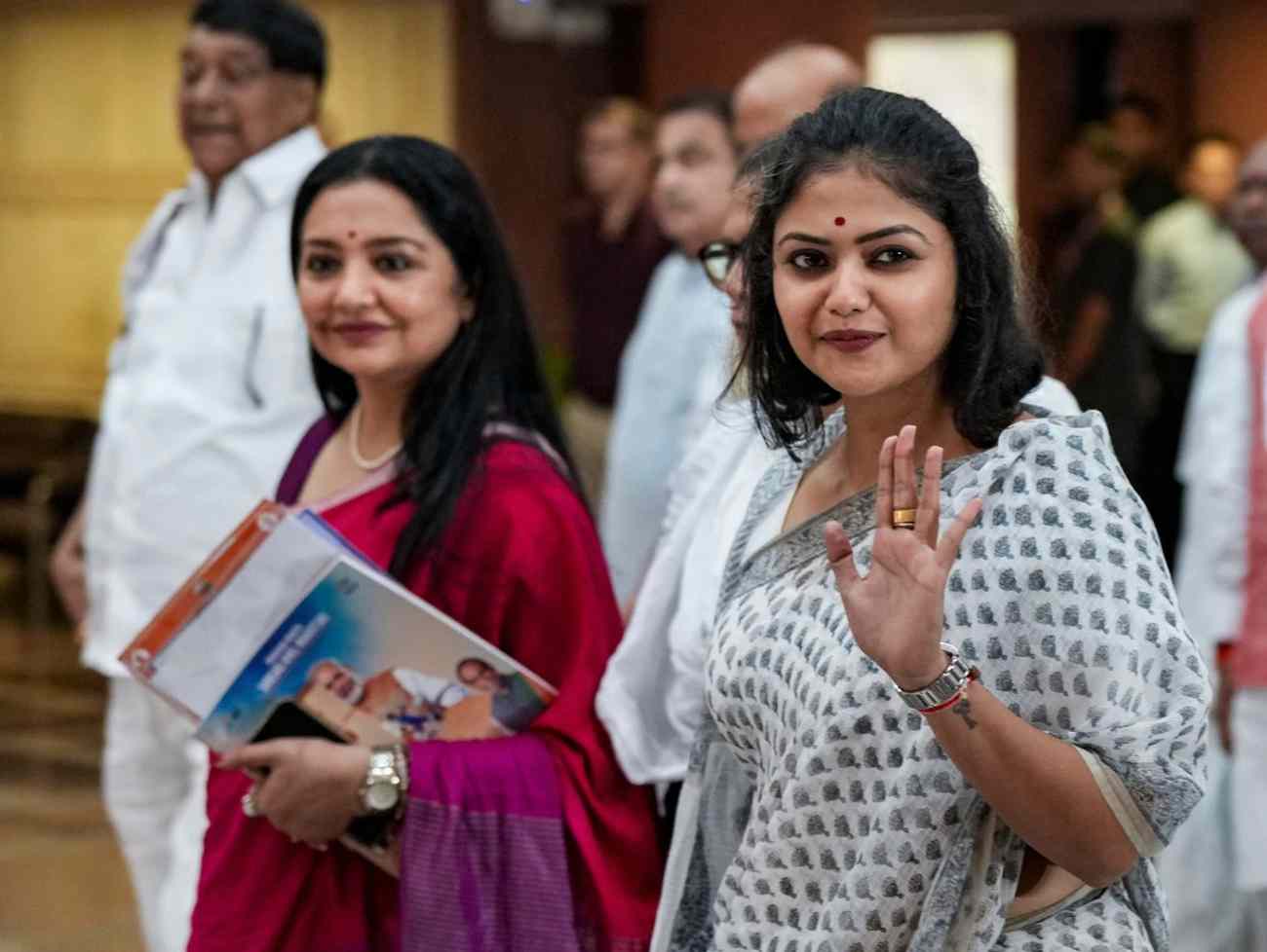 શું ભાજપે બતાવ્યો ઠેંગો? મમતા બેનર્જીને છોડનારા હવે ન ઘરના, ન ઘાટના જેવા હાલ!