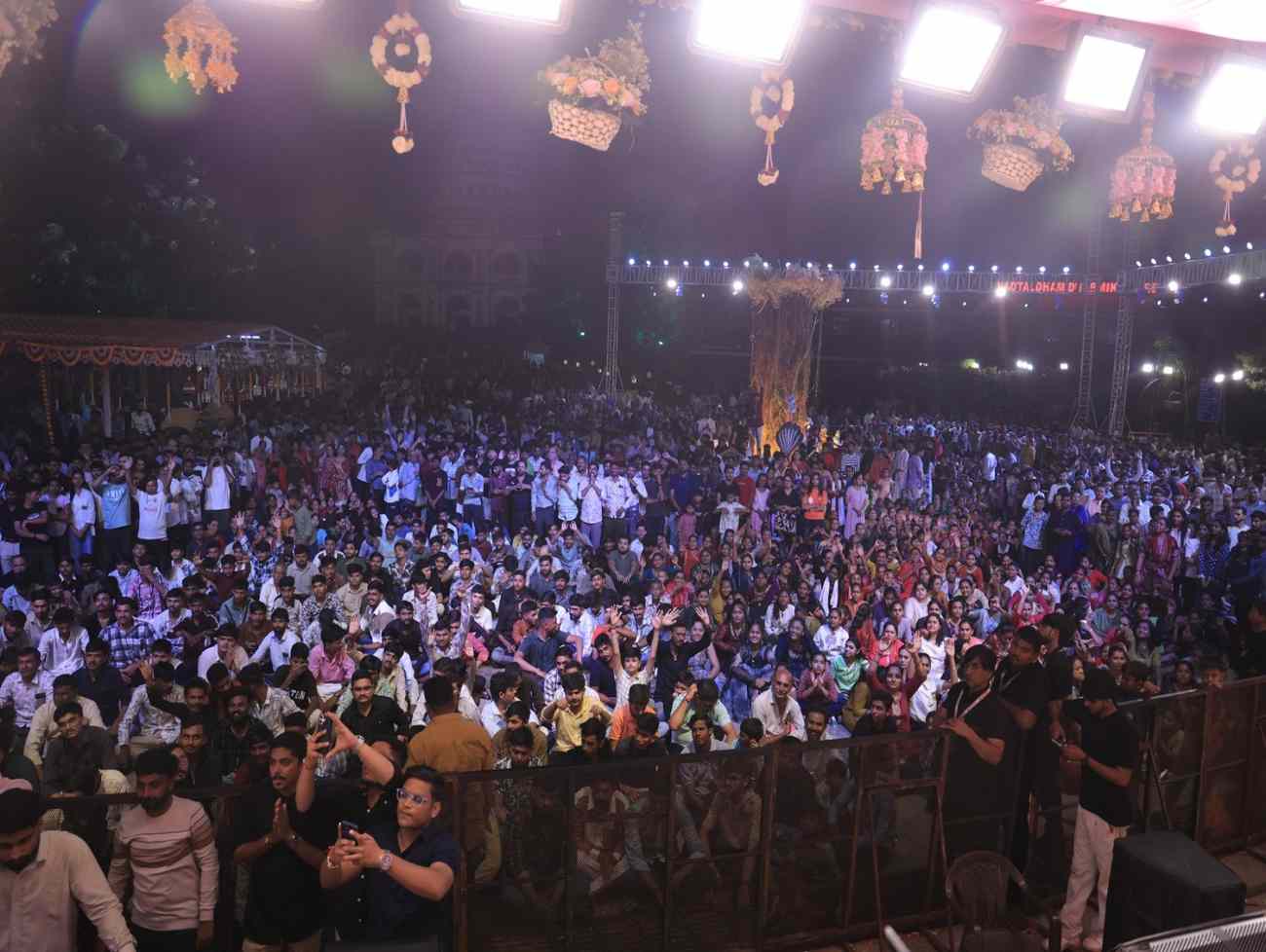 શ્રીકૃષ્ણ જન્મોત્સવે સાળંગપુરધામ બન્યું ગોકુળધામ, રાસ-ગરબામાં ઝૂમ્યા ભક્તો