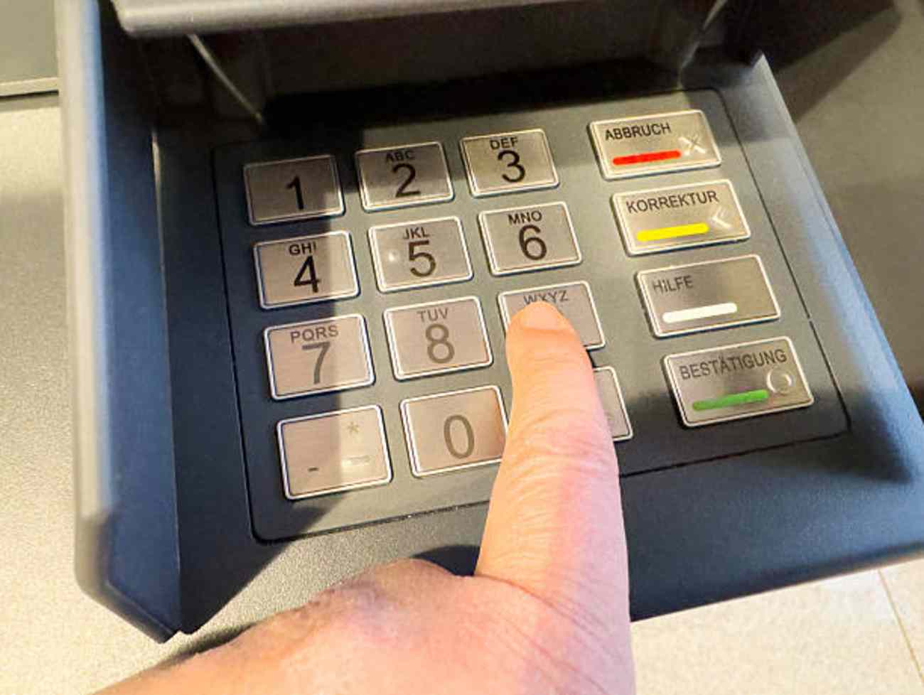 ATM Keypad : ATM ના કીપેડ ધાતુના કેમ હોય છે? 99% લોકોને નહીં ખબર હોય આ કારણ