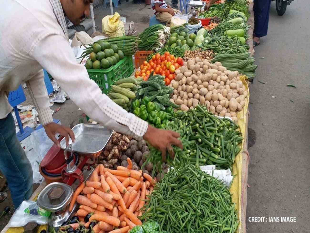 ખાંડ, ડુંગળી અને ખાદ્ય તેલ બાદ લીંબુના ભાવમાં ભડકો, છુટક બજારમાં 240 રૂપિયા કિલો
