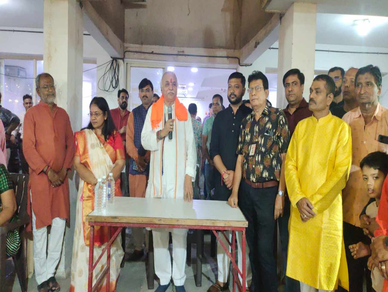 ગોતા ખાતે પ્રવિણ તોગડીયાની ઉપસ્થિતિમાં  70 દીકરીઓનું સામૂહિક કન્યા પૂજન કાર્યક્રમ યોજાયો